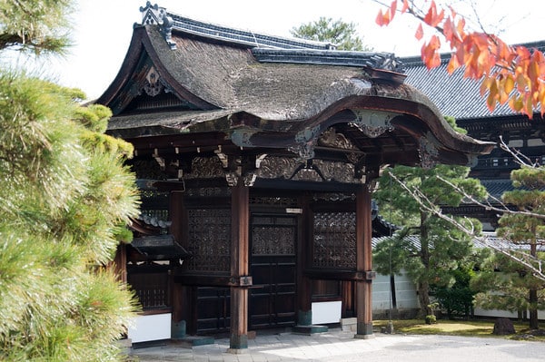 Chokushi-mon Gate